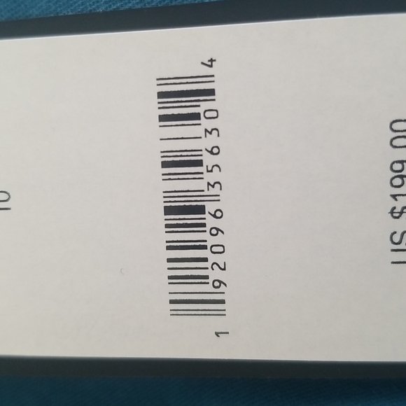 Brand new black bebe dress size 10, back has a gold zipper that goes all the way - Picture 5 of 5